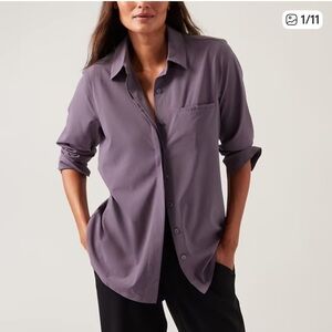 Athleta Urbanite Dusk Violet Purple Vented ButtonUp Performance Top, Large